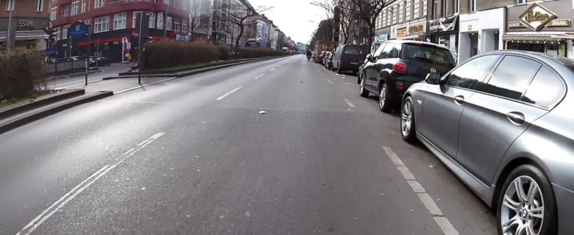 Radfahren auf dem Kottbusser Damm während der Coronavirus-Krise.